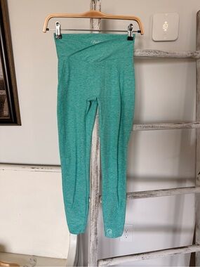Bombshell Sportswear Mint Green Brazilian Contour Leggings Discontinued Color S